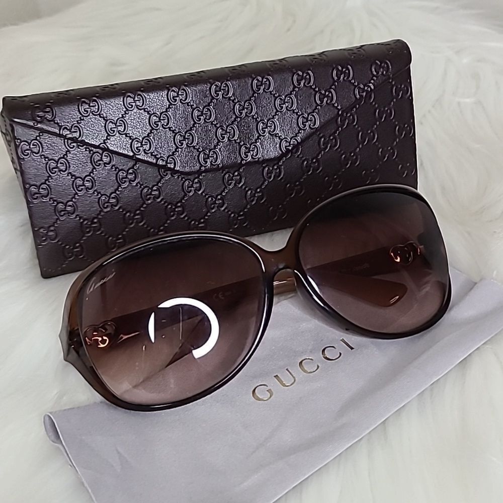 💯 Authentic Gucci Sunglasses 🍀 - Picture 3 of 12